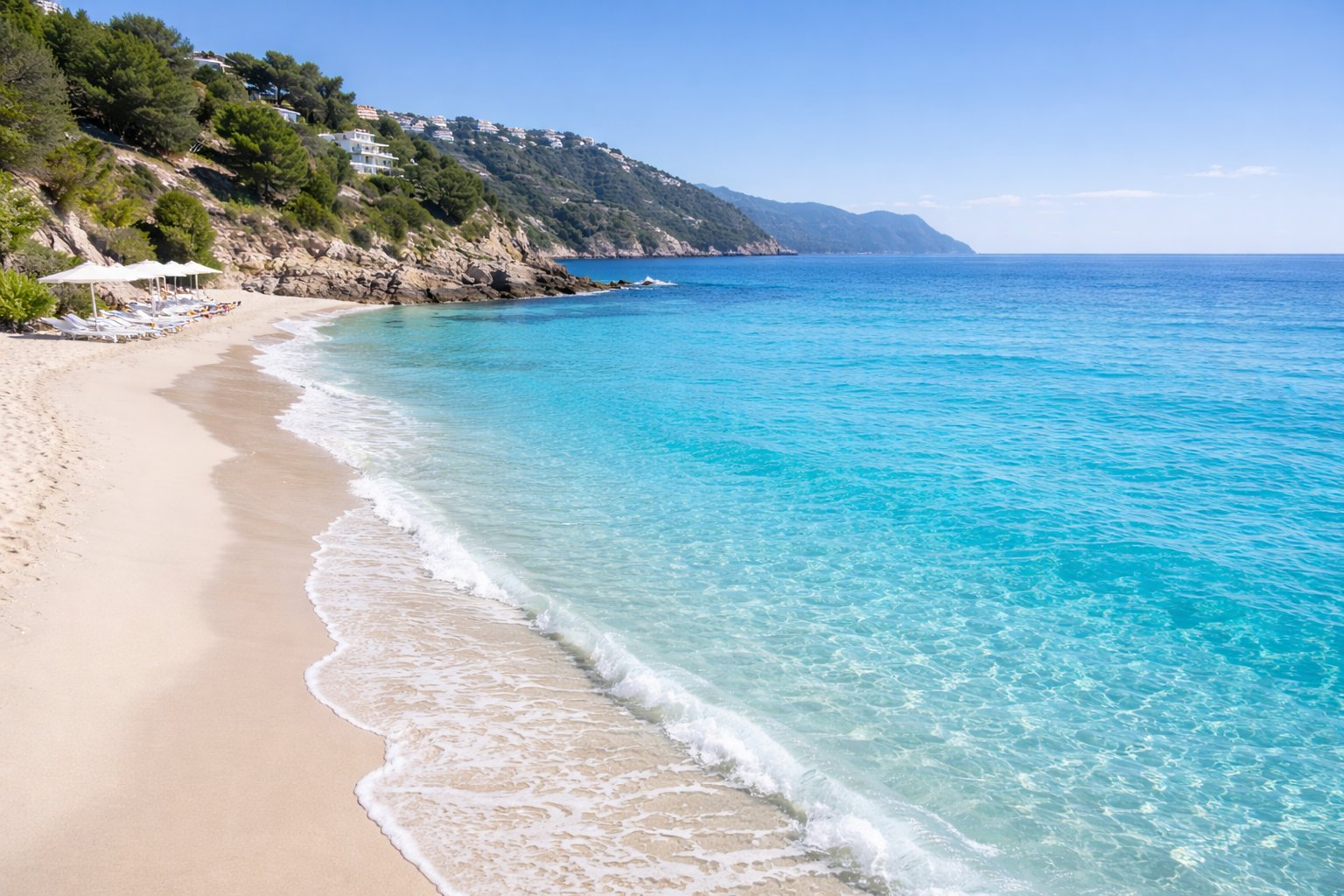 Sandy beach on the Costa Blanca with clear blue water